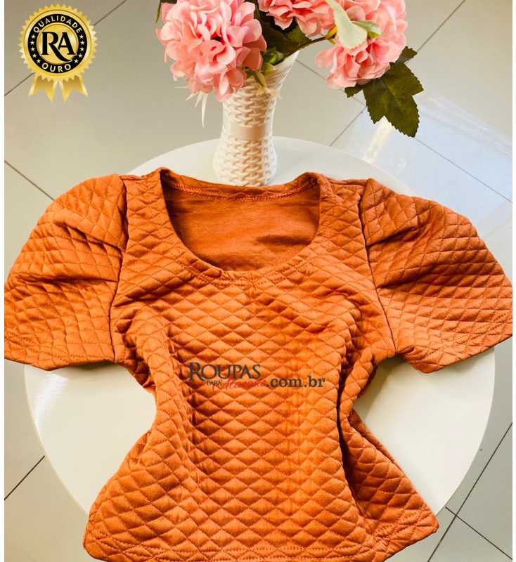 Blusa Cropped Feminina Em Matelassê Blusa Cropped Feminina Em Matelassê