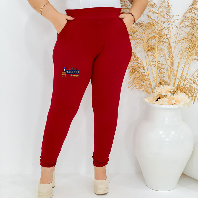 Calça Plus Size Em Suede