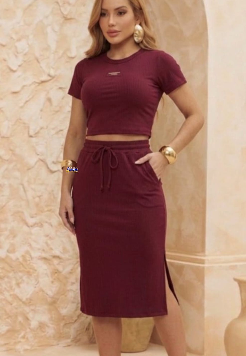 Conjunto Feminino Casual Cropped e Saia Midi Conjunto Feminino Casual Cropped e Saia Midi